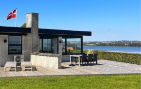3 Bedroom Beautiful Home In Hejls, Hejls